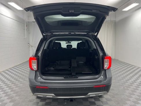 Used 2022 Ford Explorer XLT w/ Equipment Group 202A image 9