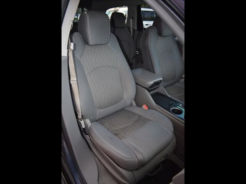 Used 2017 Chevrolet Traverse LT w/ Style and Technology Package image 35