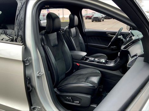 Used 2019 Ford Edge ST w/ Cold Weather Package image 7