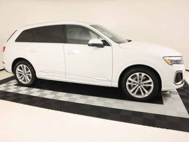 Certified 2025 Audi Q7 3.0T Prestige w/ Prestige Package AWD/4WD image 6