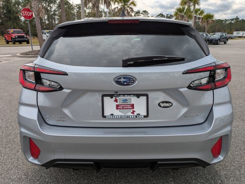 Certified 2025 Subaru Impreza 2.0i image 5