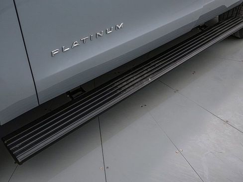 Certified 2025 Ford Expedition Platinum image 11