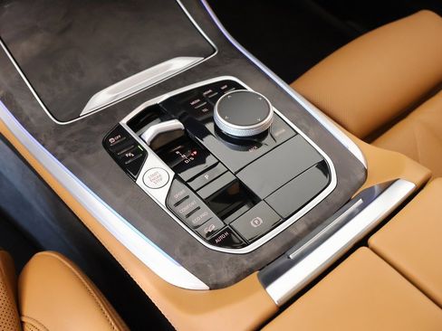 Used 2025 BMW X5 xDrive40i w/ Premium Package image 9