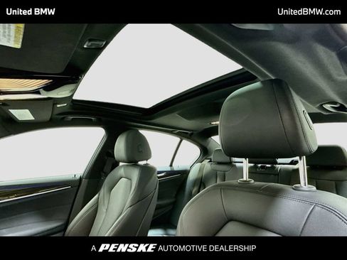 Used 2019 BMW 530i xDrive w/ Convenience Package AWD/4WD image 12
