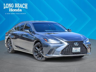 Used 2022 Lexus ES 350 F Sport w/ Accessory Package 2