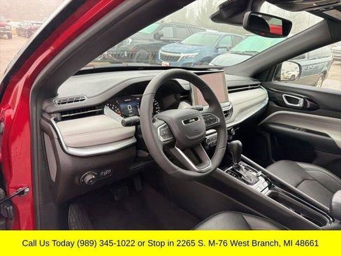 Used 2025 Jeep Compass Limited AWD/4WD image 15