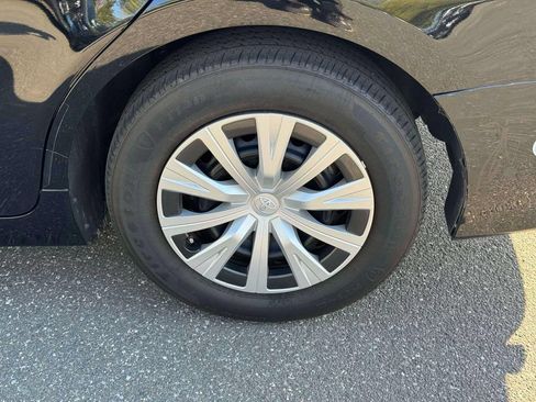 Used 2022 Toyota Camry LE FWD image 11