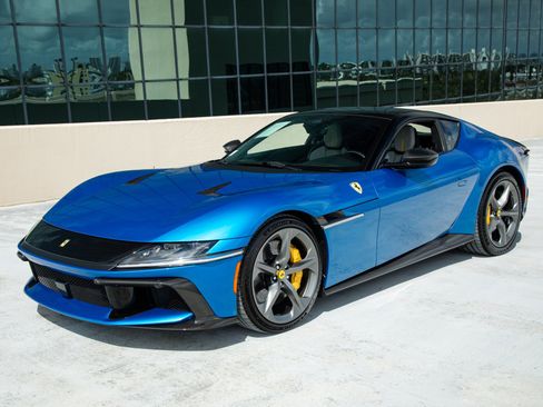 Certified 2025 Ferrari 12Cilindri RWD image 32