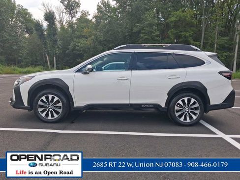 Used 2023 Subaru Outback Touring AWD/4WD image 6
