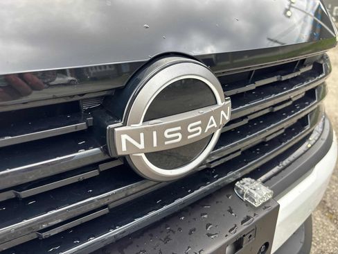 Used 2025 Nissan Kicks SV AWD/4WD image 19