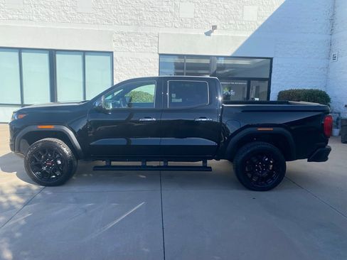 New 2025 GMC Canyon Denali w/ LPO, Denali Black Edition image 9