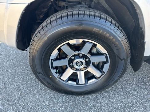 Used 2019 Toyota 4Runner TRD Off-Road Premium image 18