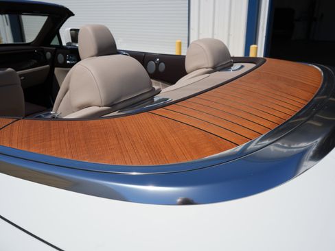 Used 2017 Rolls-Royce Dawn image 21