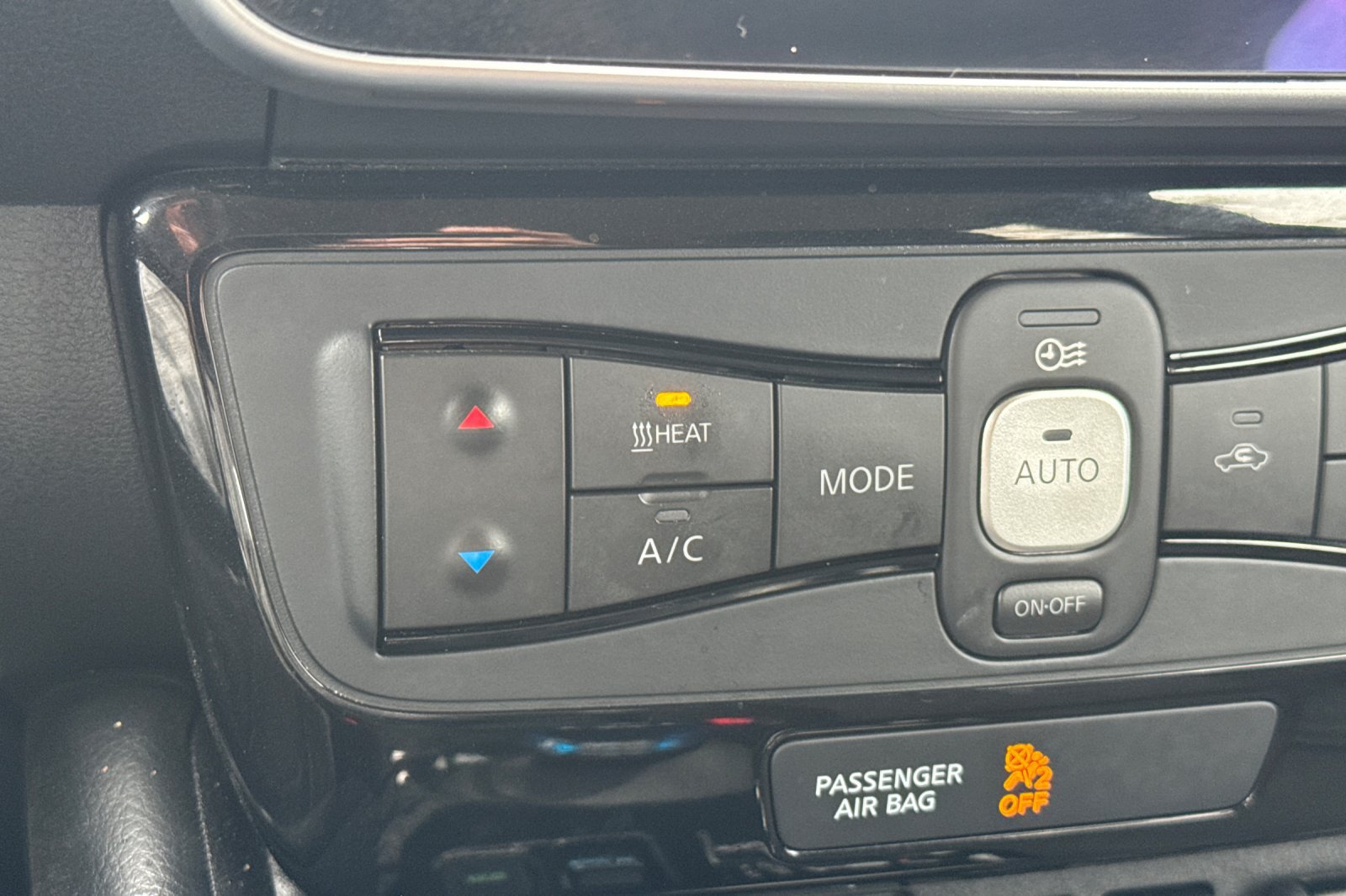 Certified 2025 Nissan Leaf SV Plus FWD image 30