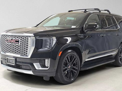 Used 2024 GMC Yukon Denali w/ Advanced Technology Package AWD/4WD image 7