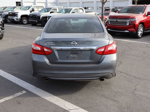 Used 2017 Nissan Altima 2.5 S w/ Power Driver Seat Package image 9