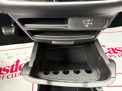New 2027 Chrysler Pacifica Select AWD/4WD image 27