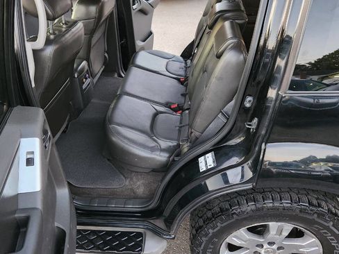 Used 2011 Nissan Pathfinder Silver image 30