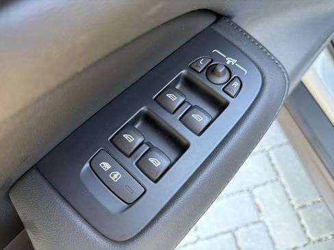 Certified 2025 Volvo V60 B5 Cross Country Plus image 15