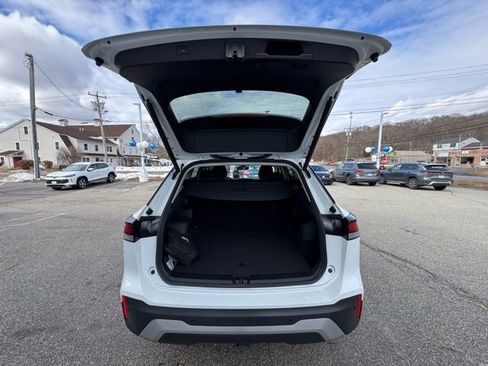 Used 2025 Volkswagen Tiguan SE image 19