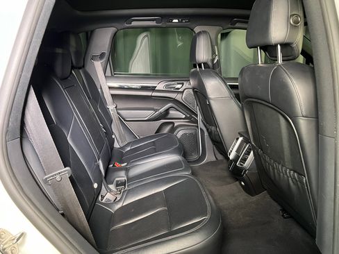 Used 2014 Porsche Cayenne image 11