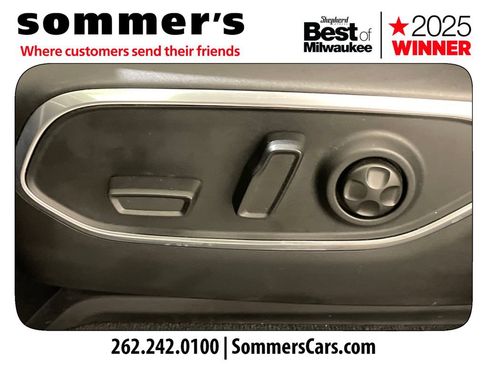 Used 2023 Jeep Wagoneer 4WD image 10