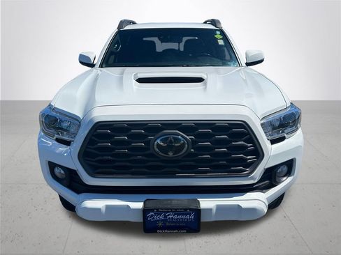 Used 2022 Toyota Tacoma TRD Sport AWD/4WD image 3