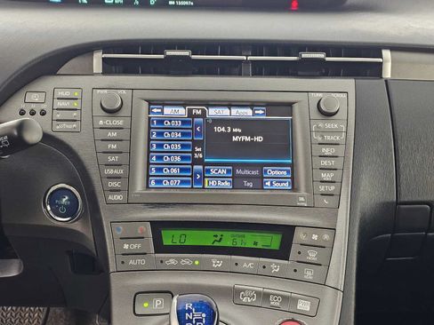 Used 2015 Toyota Prius Prime Advanced FWD image 26