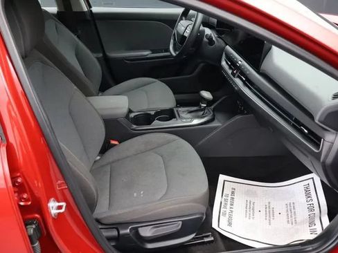 Used 2025 Kia K4 FWD image 16