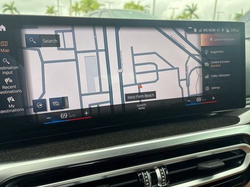 Used 2023 BMW 330i Sedan w/ Premium Package image 3