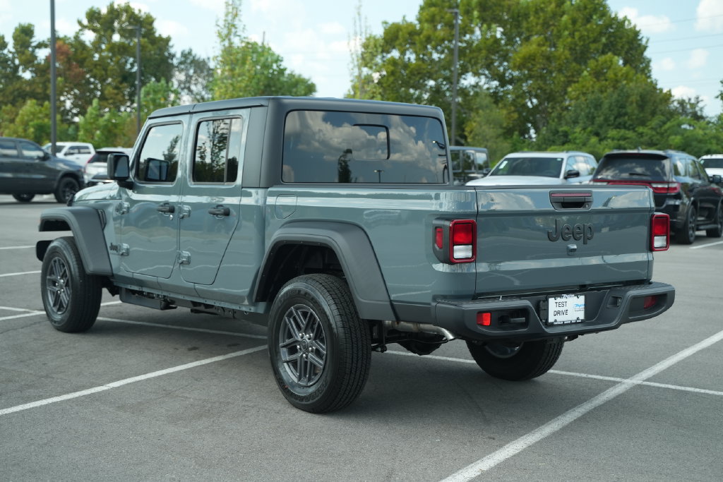 New 2026 Jeep Gladiator Sport AWD/4WD image 5
