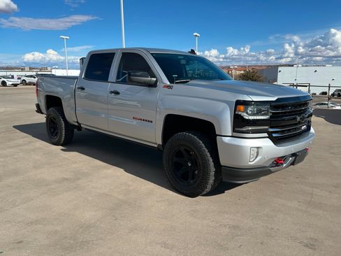 Used 2018 Chevrolet Silverado 1500 LTZ Z71 w/ Redline Edition image 8