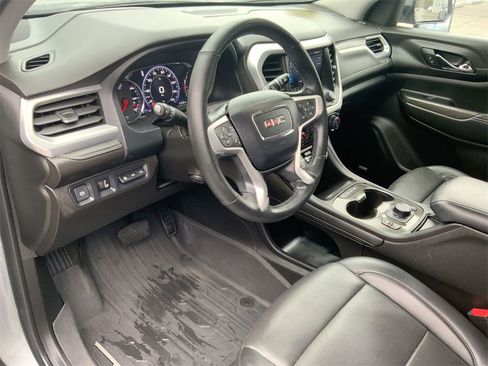 Certified 2023 GMC Acadia SLT w/ Technology Package image 11