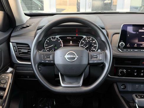 Used 2025 Nissan Rogue S FWD image 46