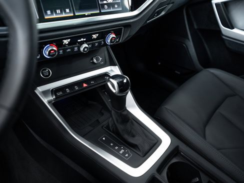 Certified 2024 Audi Q3 2.0T Premium Plus image 13