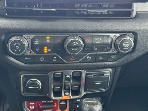 New 2026 Jeep Gladiator Sport AWD/4WD image 21