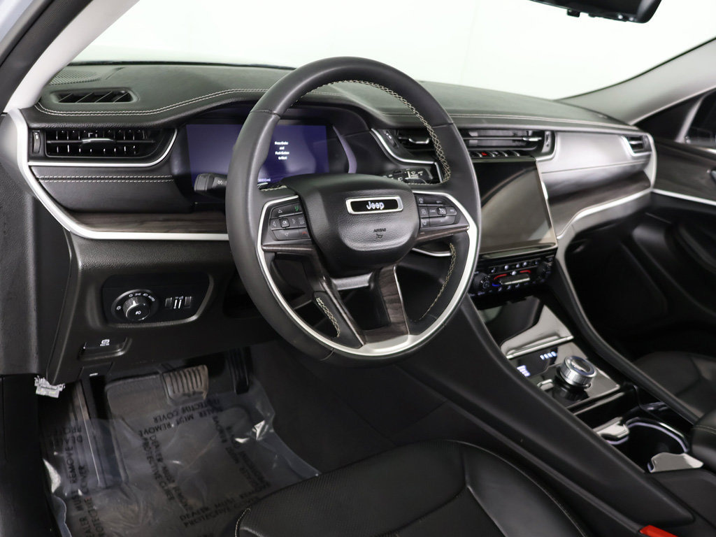 Used 2023 Jeep Grand Cherokee L Limited w/ Luxury Tech Group II AWD/4WD image 30