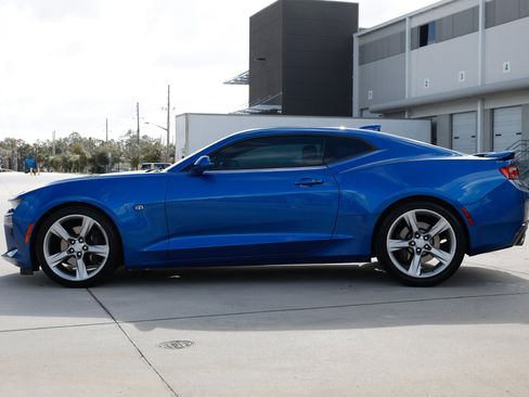 Used 2017 Chevrolet Camaro SS image 8