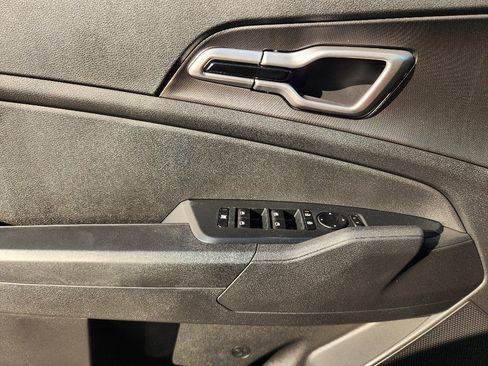 New 2026 Kia Sportage LX image 16