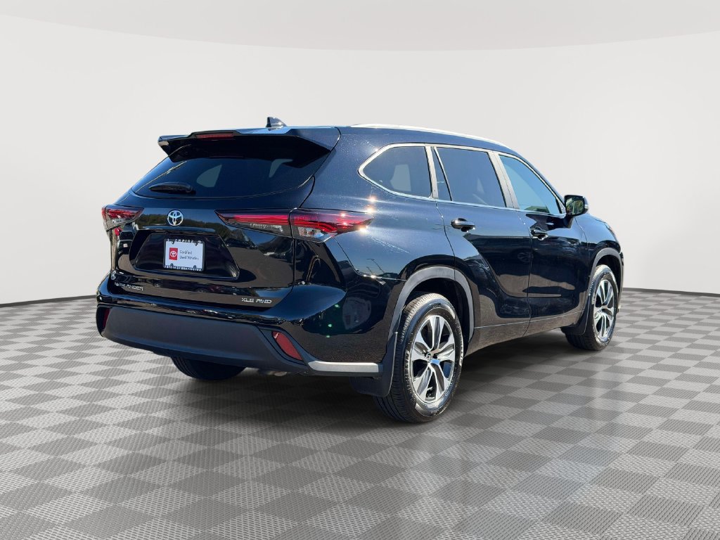 Used 2026 Toyota Highlander XLE AWD/4WD image 3