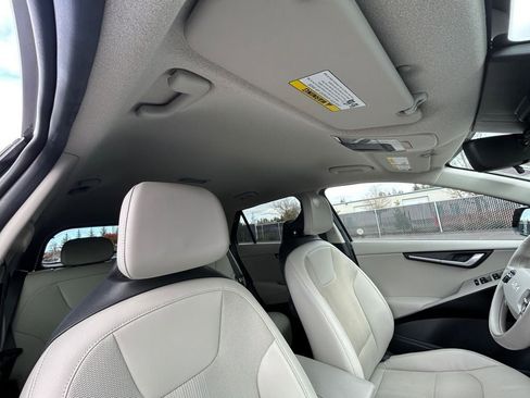 Used 2023 Kia Niro Wind w/ Wind Preserve Package FWD image 28