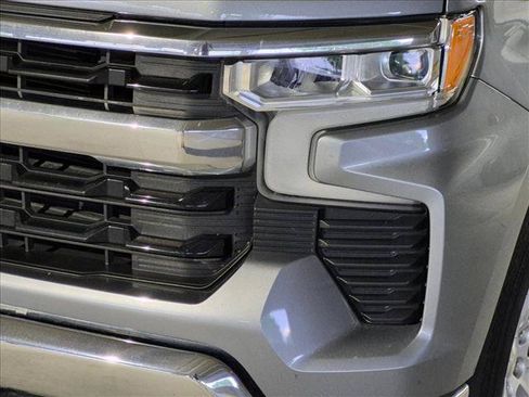 Used 2023 Chevrolet Silverado 1500 LT RWD image 9
