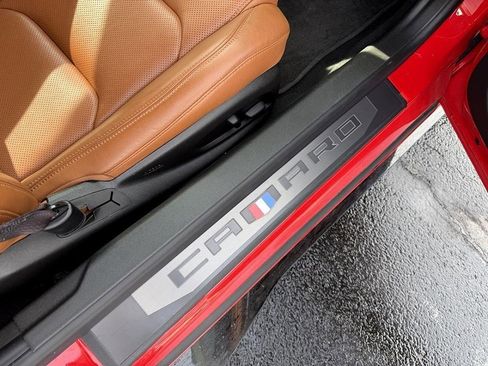 Used 2017 Chevrolet Camaro SS image 8