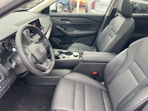 Certified 2026 Nissan Rogue SV w/ SV Premium Package image 4