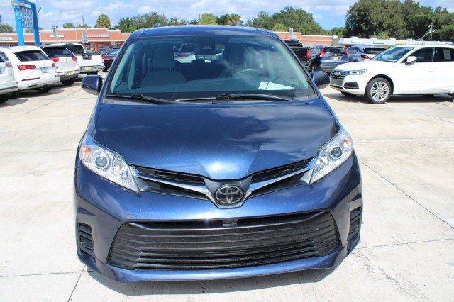 Used 2018 Toyota Sienna LE FWD image 3