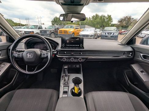 Used 2022 Honda Civic EX image 2
