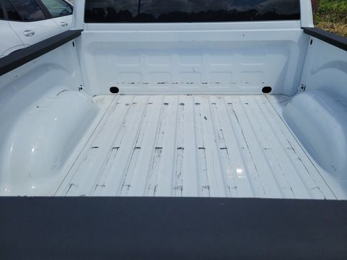 Used 2022 RAM 1500 Classic SLT AWD/4WD image 9