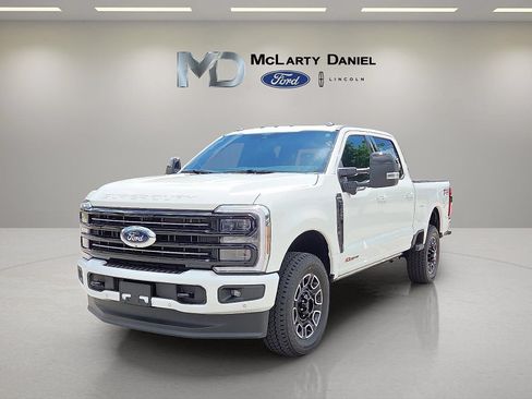 Used 2025 Ford F250 Platinum AWD/4WD image 2