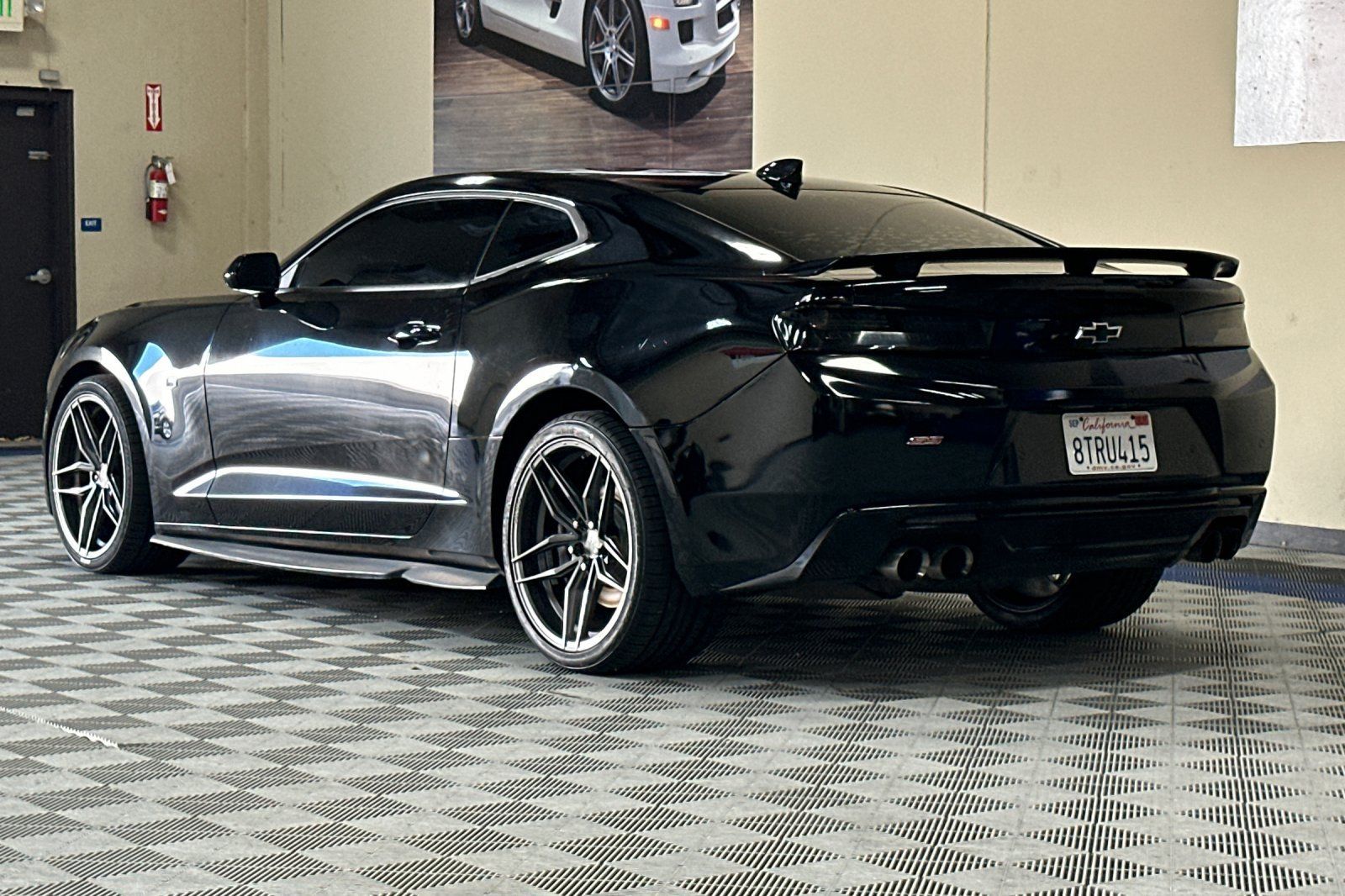 Used 2017 Chevrolet Camaro SS RWD image 6