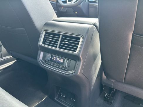 New 2026 Volkswagen Atlas SE image 44